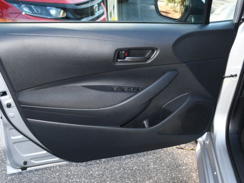 Certified 2025 Toyota Corolla LE image 9