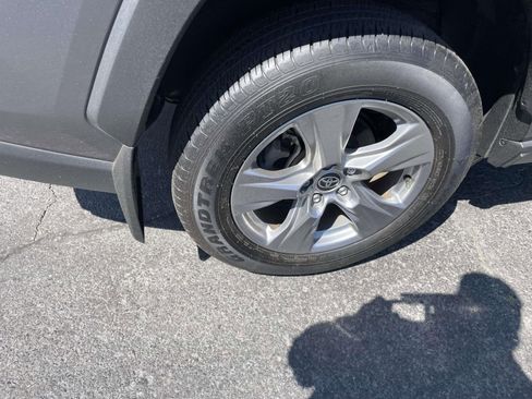 Used 2024 Toyota RAV4 XLE w/ Convenience Package image 7