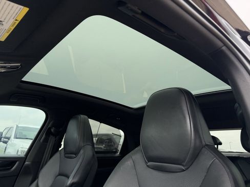 Used 2020 Porsche Cayenne image 26