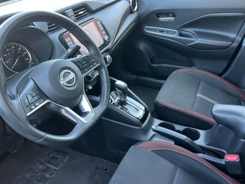 Used 2025 Nissan Versa SR FWD image 14
