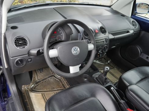 Used 2006 Volkswagen Beetle Convertible w/ Package 1 image 4