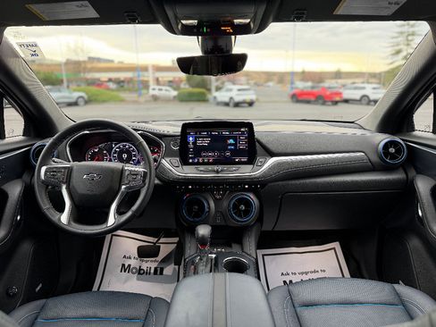Used 2025 Chevrolet Blazer RS w/ Driver Confidence II Package image 5