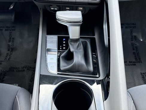 Used 2023 Hyundai Elantra SEL w/ Convenience Package image 6