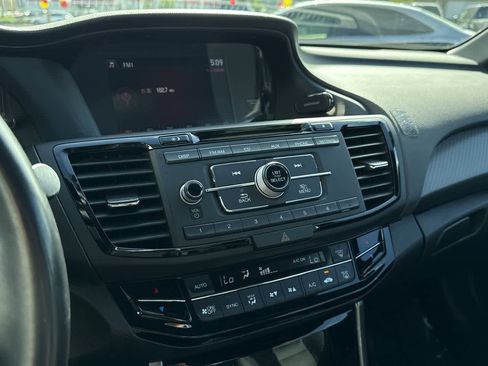 Used 2017 Honda Accord Sport Special Edition image 18
