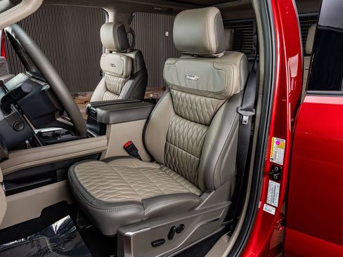 Used 2026 Ford F250 Platinum w/ Platinum Plus Package image 30