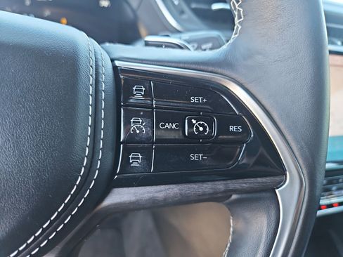Used 2021 Jeep Grand Cherokee L Overland w/ Luxury Tech Group IV AWD/4WD image 20