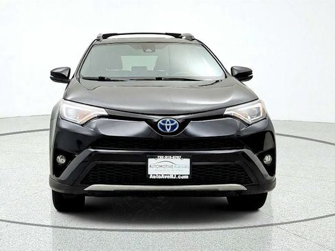 Used 2018 Toyota RAV4 SE AWD/4WD image 2