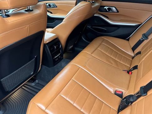 Used 2019 BMW 330i Sedan w/ Premium Package image 12