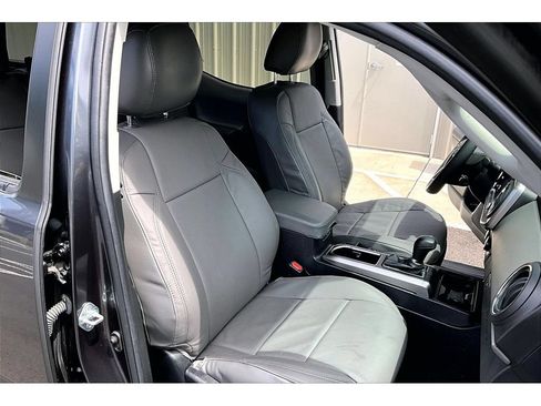 Used 2023 Toyota Tacoma SR5 w/ Technology Package AWD/4WD image 7