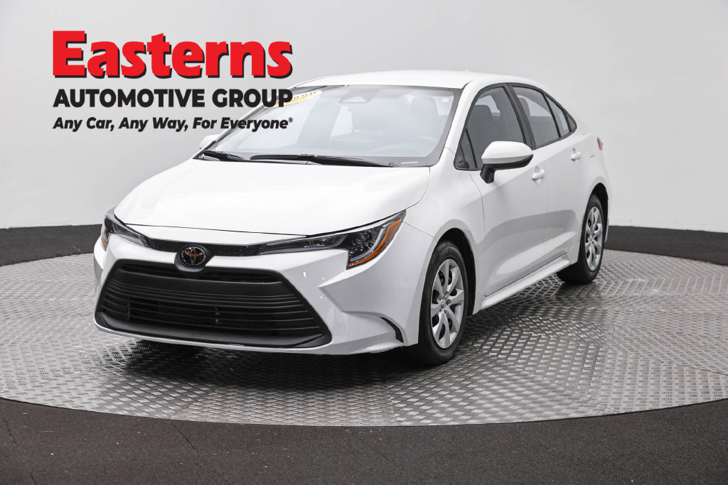 Used 2024 Toyota Corolla LE FWD image 1