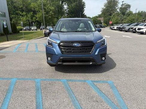 Used 2024 Subaru Forester Premium AWD/4WD image 3