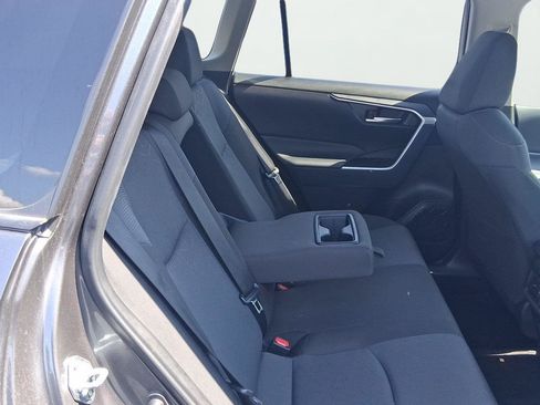 Used 2025 Toyota RAV4 XLE AWD/4WD image 11