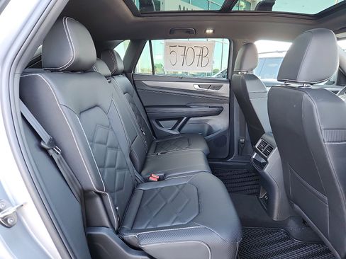 New 2026 Volkswagen Atlas Cross Sport SE image 14