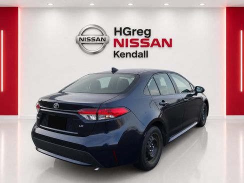 Used 2021 Toyota Corolla LE FWD image 4
