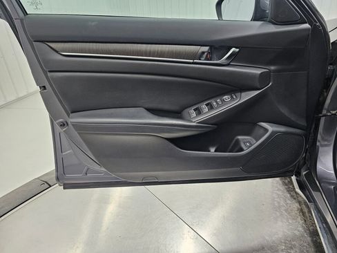 Used 2018 Honda Accord EX image 28