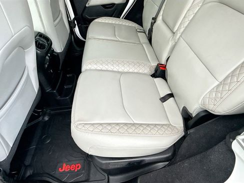 Used 2021 Jeep Wrangler Unlimited Sahara image 29