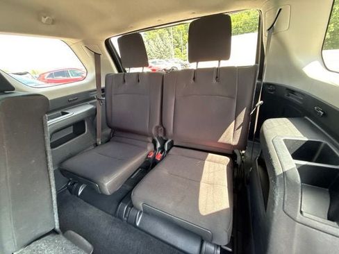 Used 2018 Toyota 4Runner SR5 AWD/4WD image 16