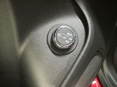Certified 2025 Buick Encore GX Sport Touring w/ Advanced Technology Package AWD/4WD image 30