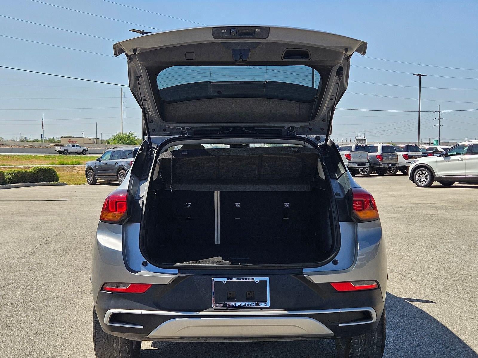 Used 2023 Buick Encore GX Preferred w/ Cold Weather Comfort Package FWD image 8