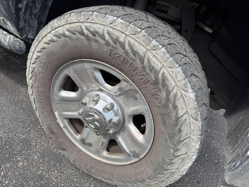 Used 2018 RAM 2500 SLT image 10