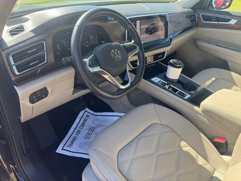 Used 2025 Volkswagen Atlas SE FWD image 15