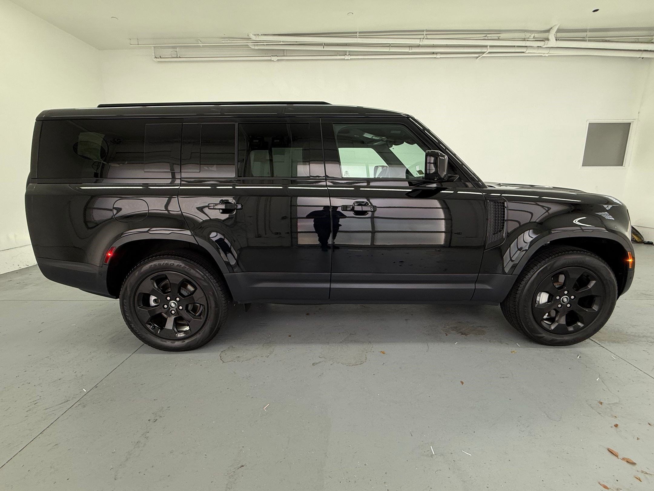 Used 2025 Land Rover Defender 130 S AWD/4WD image 7