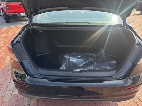 Certified 2024 Honda Accord EX image 28