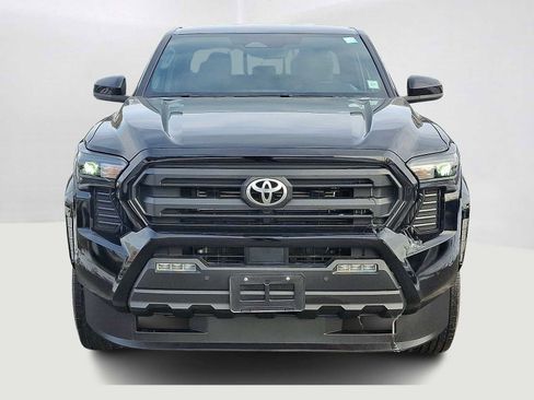 Certified 2024 Toyota Tacoma SR5 image 3