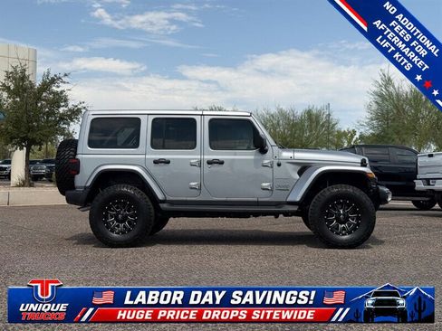 Used 2020 Jeep Wrangler Unlimited Sahara w/ LED Lighting Group AWD/4WD image 4