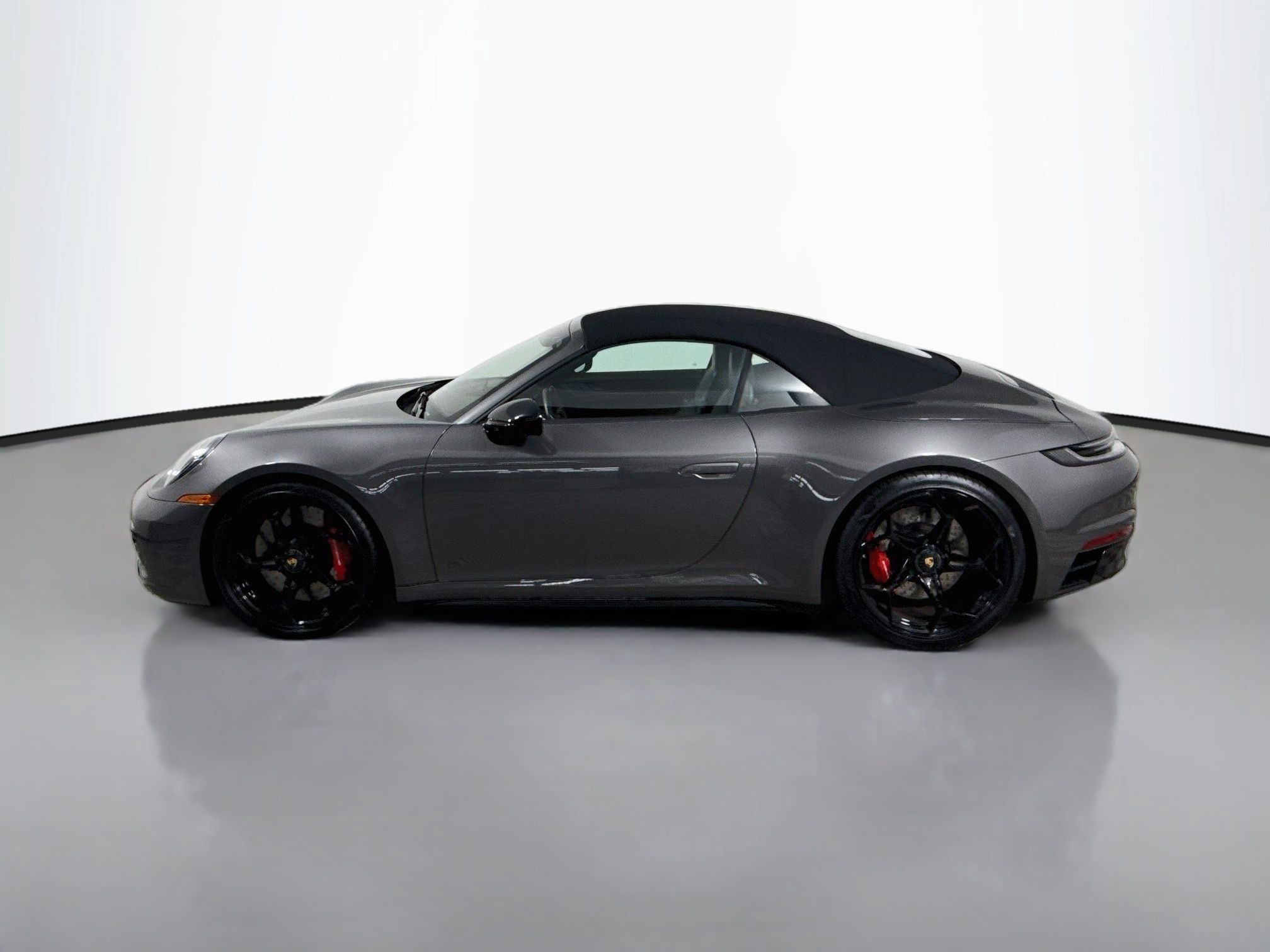 Certified 2024 Porsche 911 Carrera GTS RWD image 2