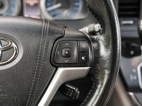 Used 2015 Toyota Sienna XLE w/ XLE Navigation Package FWD image 30