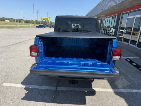 Used 2021 Jeep Gladiator Sport AWD/4WD image 5