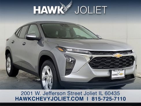 Used 2024 Chevrolet Trax LS w/ LS Convenience Package image 1