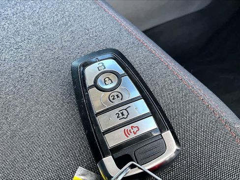 Used 2025 Ford Expedition Active AWD/4WD image 15