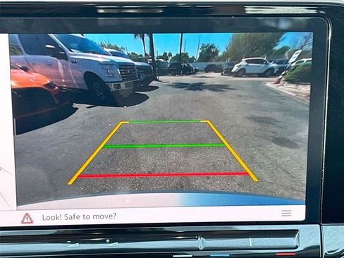 Used 2025 Volkswagen Atlas SE image 14