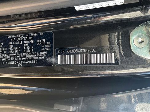 Used 2025 Kia Carnival image 33