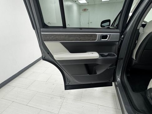 Used 2024 Hyundai Santa Fe Limited image 11