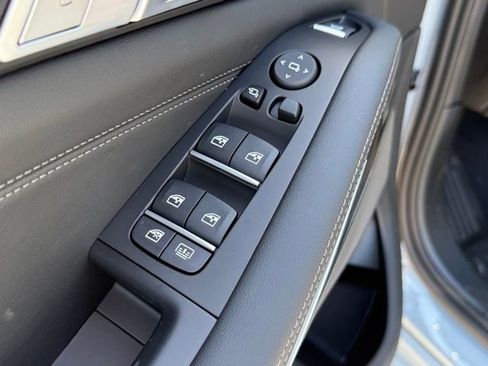 New 2026 BMW X7 xDrive40i w/ M Sport Package image 16