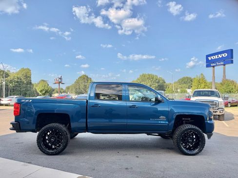 Used 2018 Chevrolet Silverado 1500 LT w/ All Star Edition AWD/4WD image 6