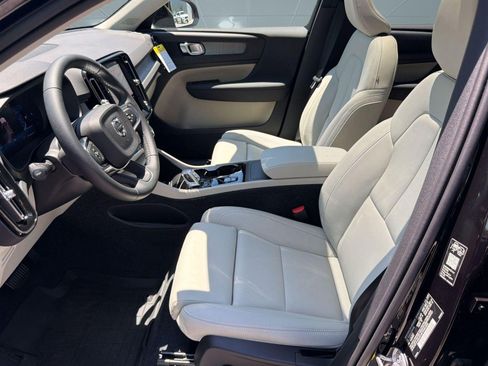 New 2026 Volvo XC40 B4 Plus w/ Climate Package FWD image 5