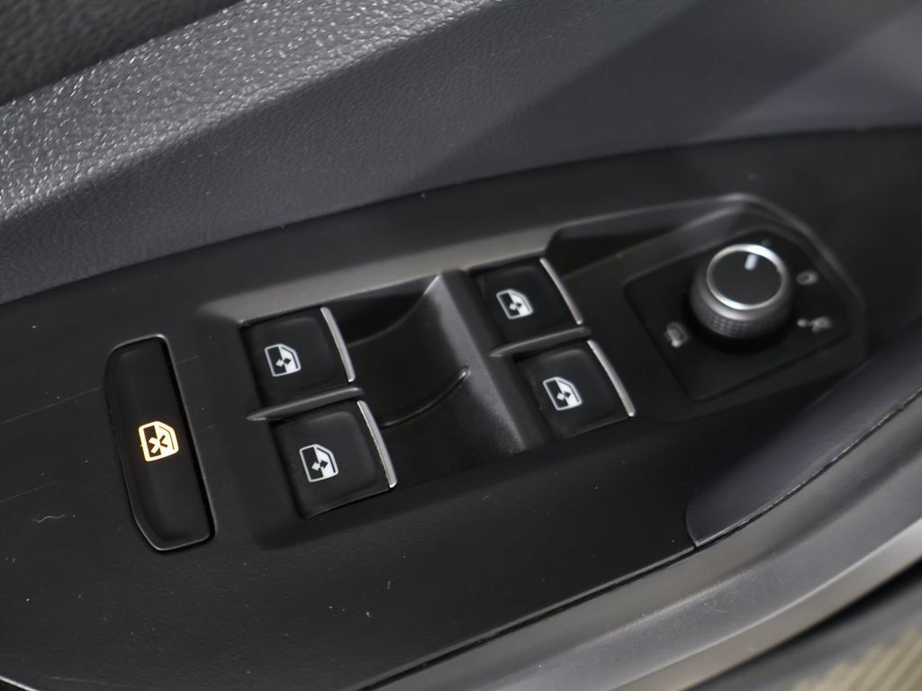Used 2022 Volkswagen Jetta SE FWD image 35