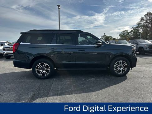 New 2026 Ford Expedition Active image 8