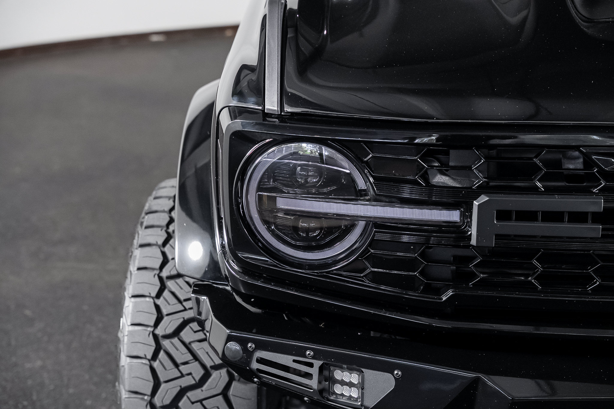 Used 2025 Ford Bronco 2-Door AWD/4WD image 7