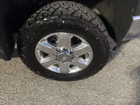 Used 2020 Chevrolet Silverado 2500 LTZ w/ LTZ Premium Package image 11