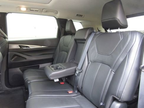 Used 2025 INFINITI QX60 Luxe AWD/4WD image 16