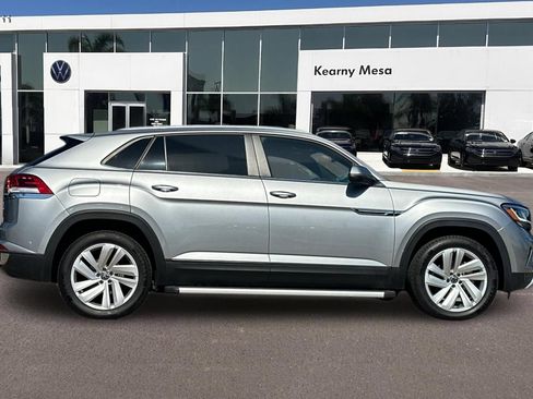 Used 2023 Volkswagen Atlas Cross Sport SE FWD image 3