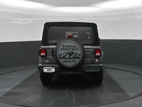 Used 2019 Jeep Wrangler Sport AWD/4WD image 8