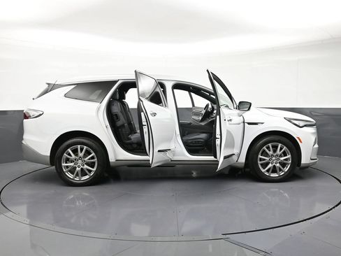 Used 2023 Buick Enclave Essence w/ Experience Buick Package AWD/4WD image 35