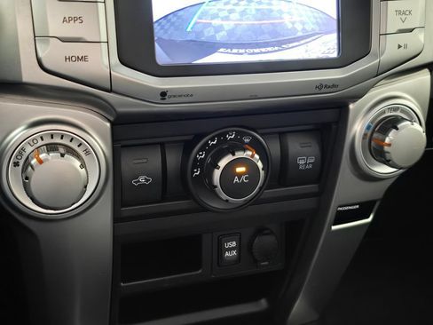 Used 2016 Toyota 4Runner SR5 AWD/4WD image 34