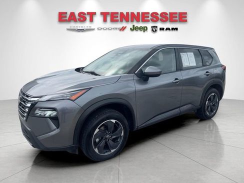 Used 2024 Nissan Rogue SV AWD/4WD image 7